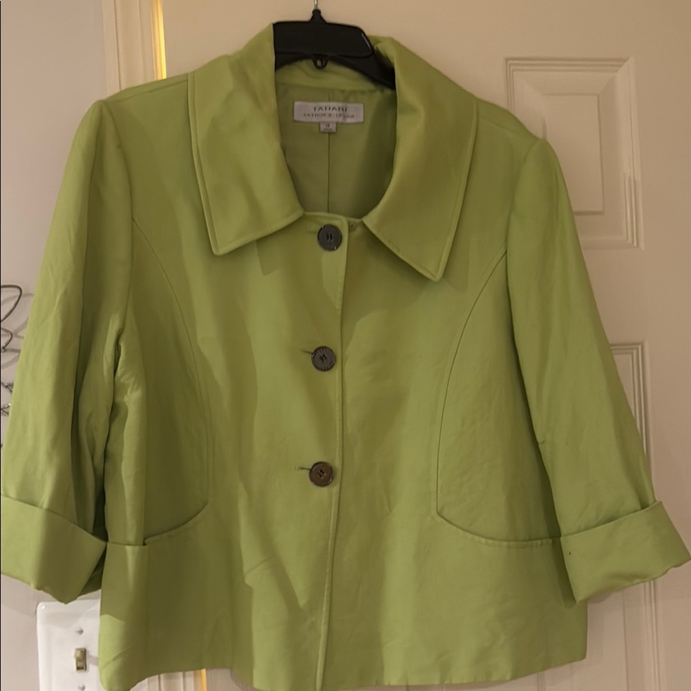 Women's Tahari Green Linen Jacket, size 18